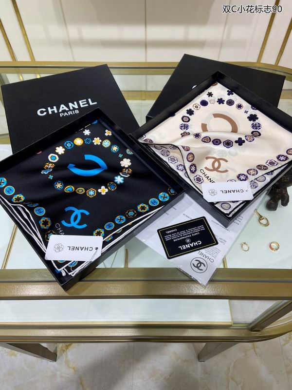 Chanel silk scarf 90X90cm E20